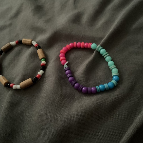 Bracelets - Picture 2 of 5